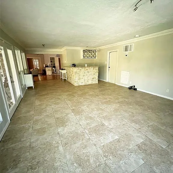 5616 Pine St — Photo 5