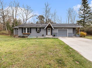 950 N Meadowbrook Rd, White Cloud, MI 49349