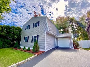7 Three Seasons Ct, Norwalk, CT 06851