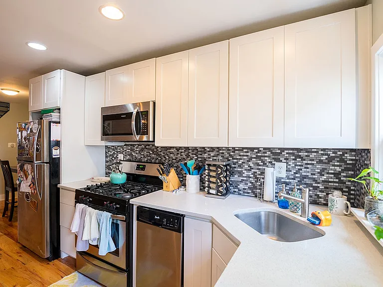 2531 E Gordon St — Photo 14