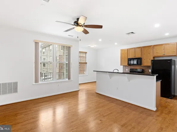 3147 W Thompson St, Philadelphia, PA 19121