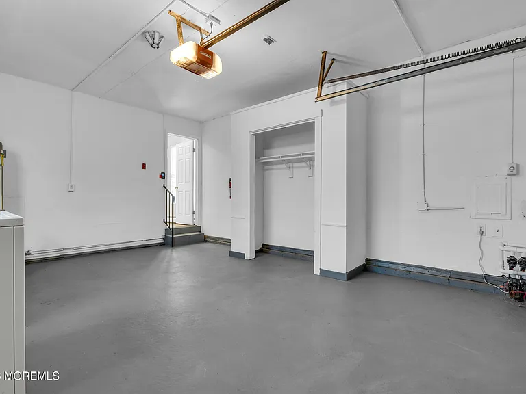 510 Jamaica Blvd — Photo 29