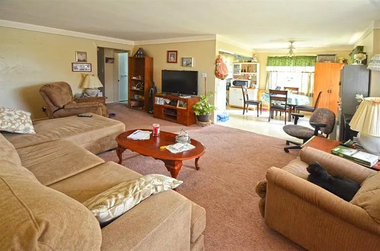 2511 Ferguson Rd — Photo 3
