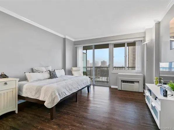 100 York Street #12-L, New Haven, CT 06511