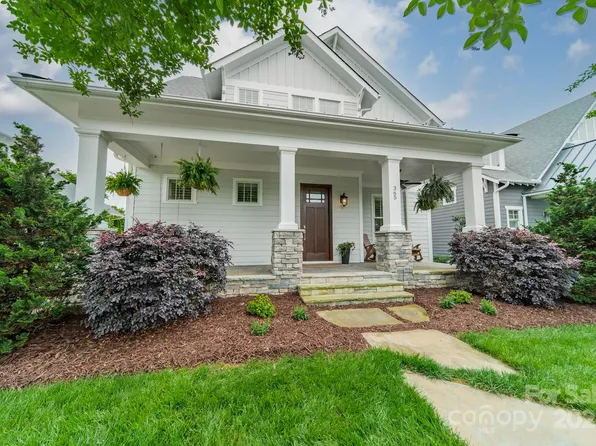 365 Delburg St, Davidson, NC 28036