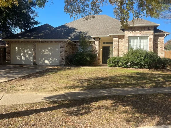416 Hopewell St, Grand Prairie, TX 75052