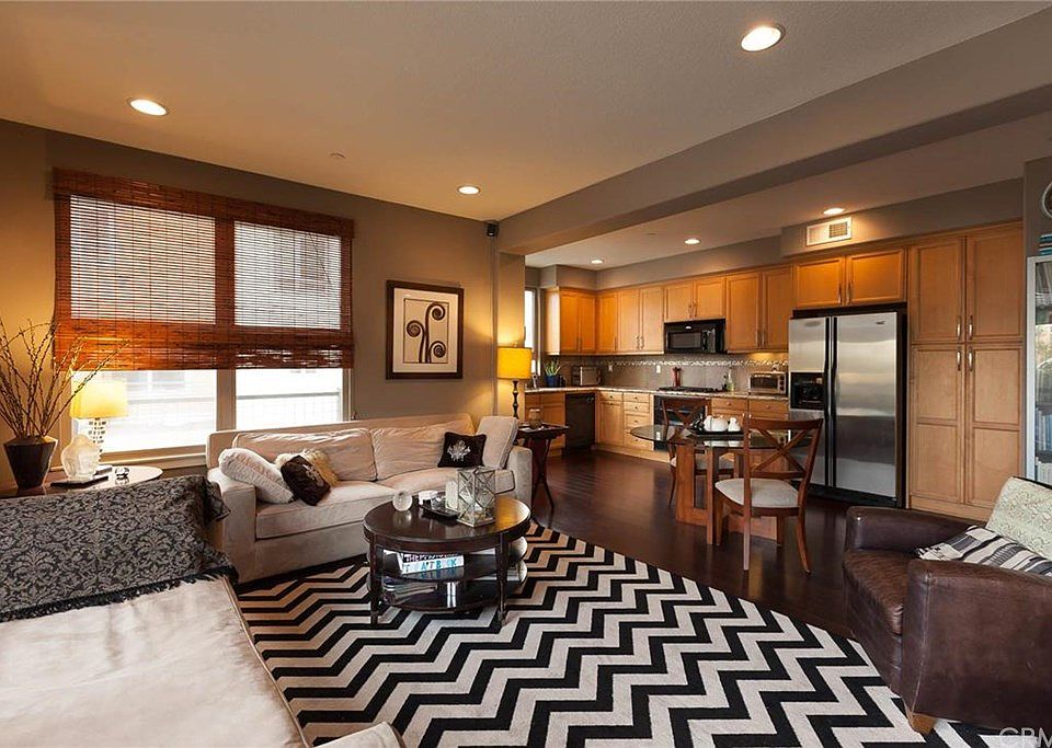 1st image of 5514 W 149th Pl Unit 1