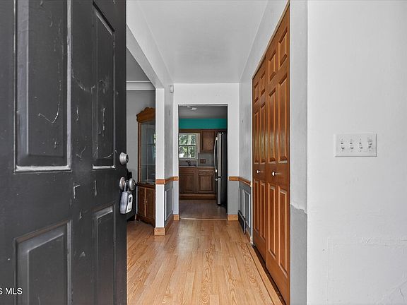 4th image of 4742 Imperial Dr
