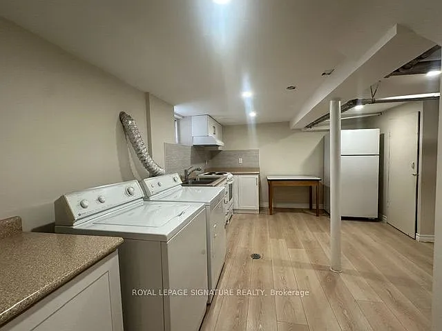 445 Donlands Ave #LOWER — Photo 11