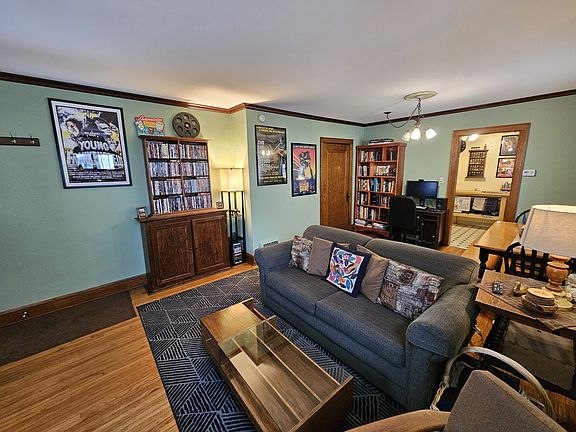 2nd image of 3835 28th Ave S