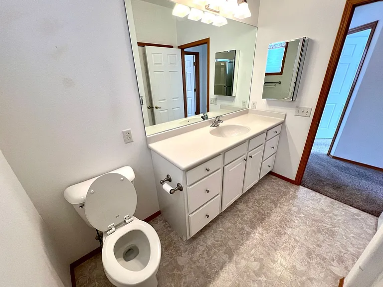 517 Burnham Pl — Photo 9