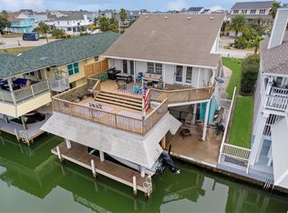 1114 Tiki Dr, Tiki Island, TX 77554