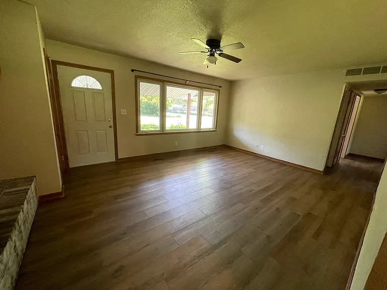 4488 Kenmar St — Photo 10