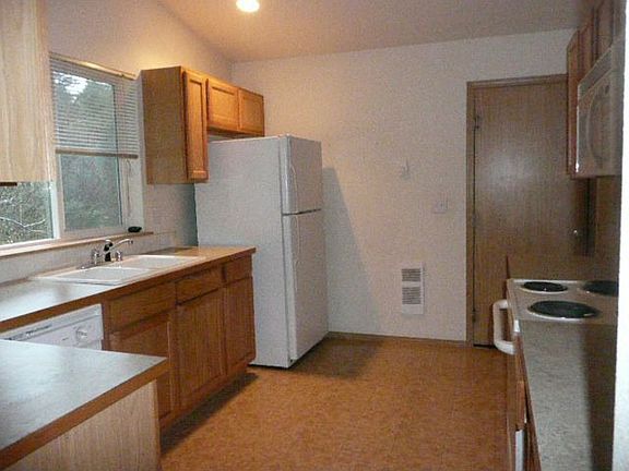 3rd image of 17217 2nd Street Kp N