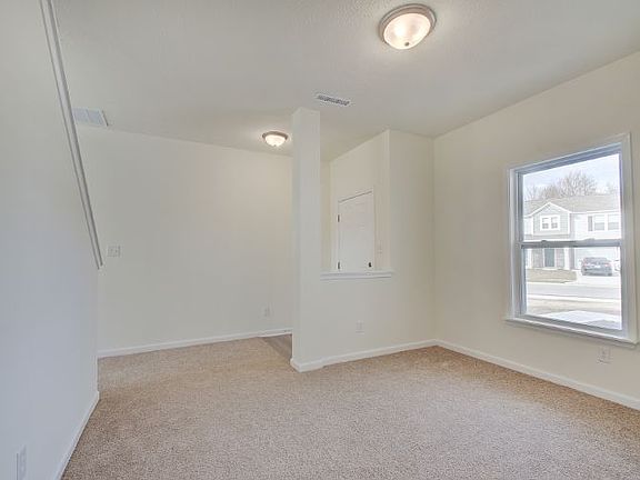 5th image of 115 Herbert Ct