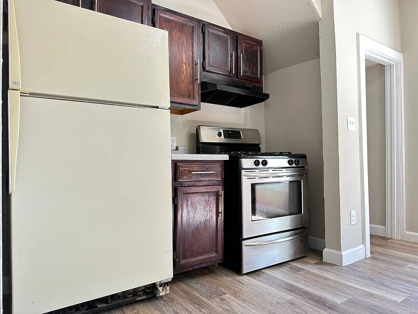 Updated 3 Bedroom 1,800 SQFT Home for Rent — Photo 4