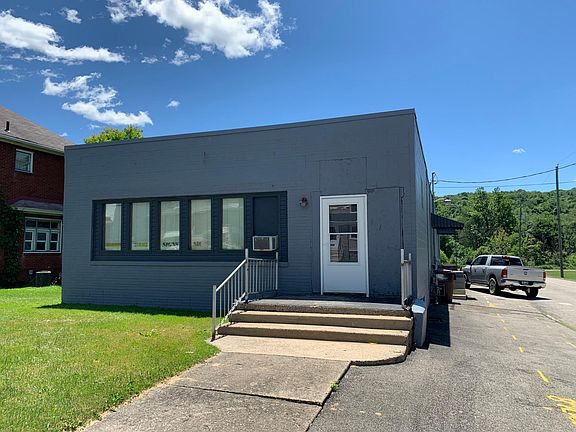 2nd image of 255 W Wood St