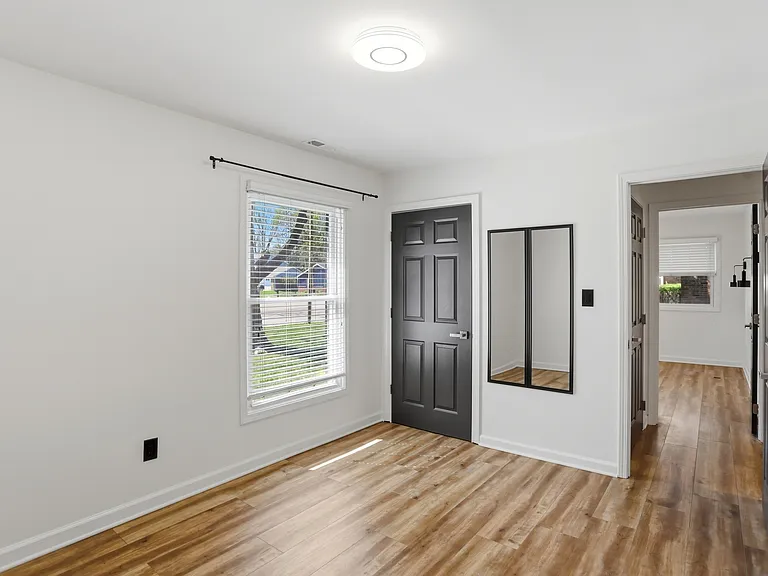 512 Lexington Blvd — Photo 50