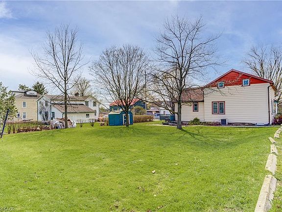 3rd image of 3991 Perth Rd #107