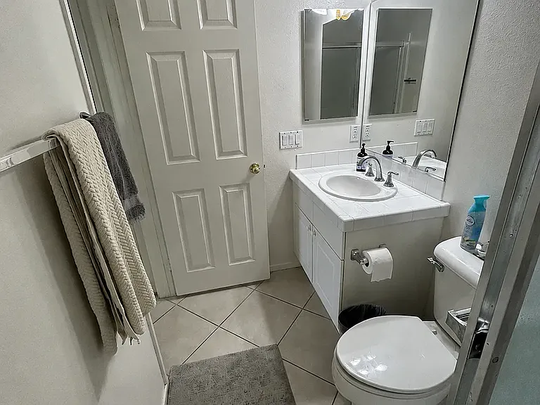 6689 Hollycrest Ct — Photo 17
