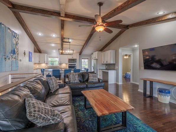 1107 Daisy Ln