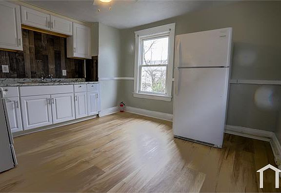 5th image of 863 London Rd