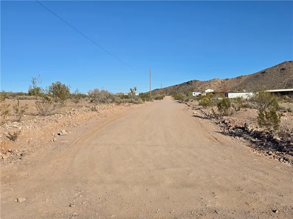2033 S Dewey Rd, Golden Valley, AZ 86413