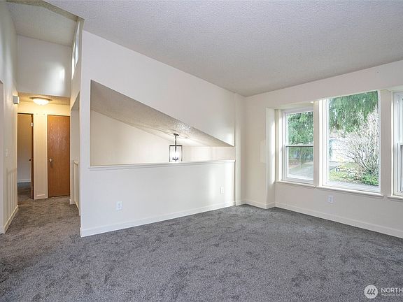 4th image of 12214 221st Avenue Ct E