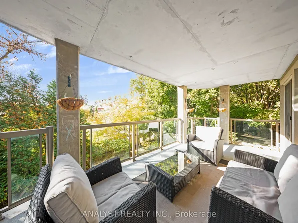 245 Pine Grove Rd #107, Vaughan, ON L4L 2H7