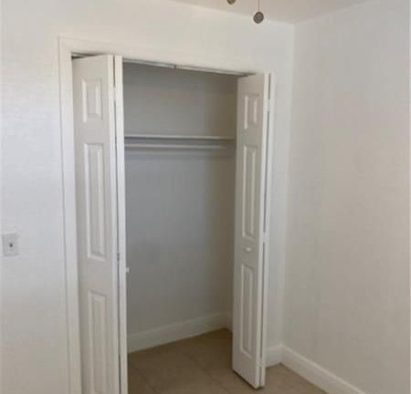3rd image of 1465 W 33rd St