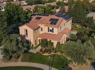 1823 N Moore Ln, Clovis, CA