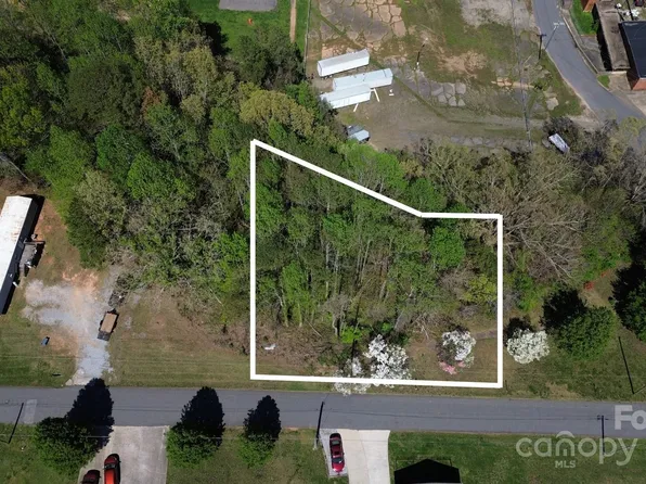 12 Hoyle St #12, Marion, NC 28752