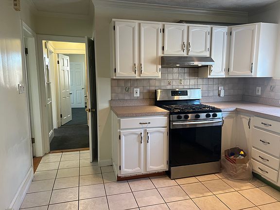 3rd image of 59 Dartmouth St Unit 2