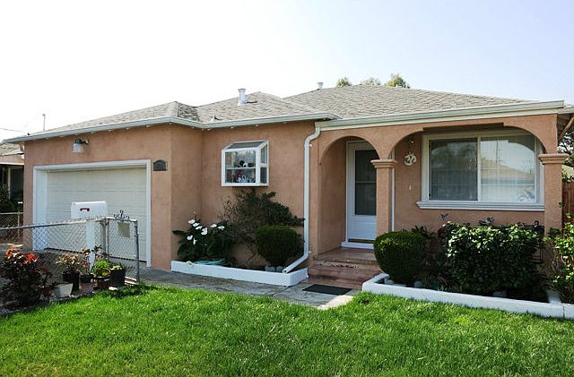 1st image of 135 Azalia Dr