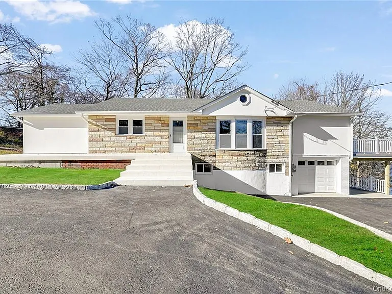 225 Hilltop St — Photo 4