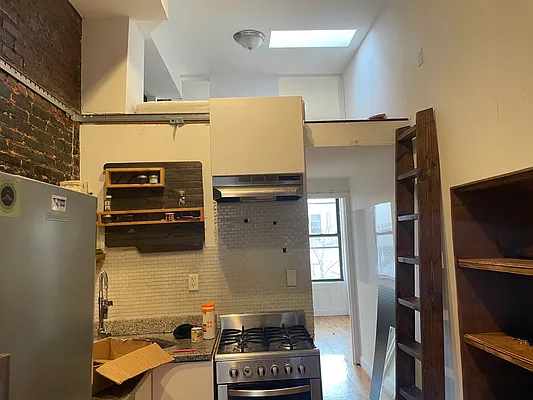Rented by ERNY LLC | media 10