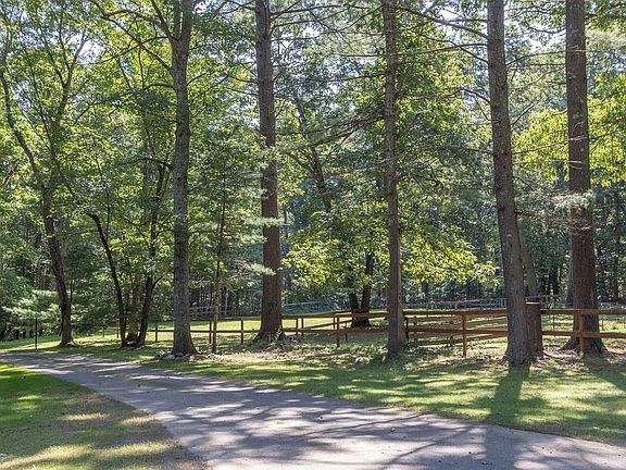 3rd image of 91 Bogastow Brook Rd