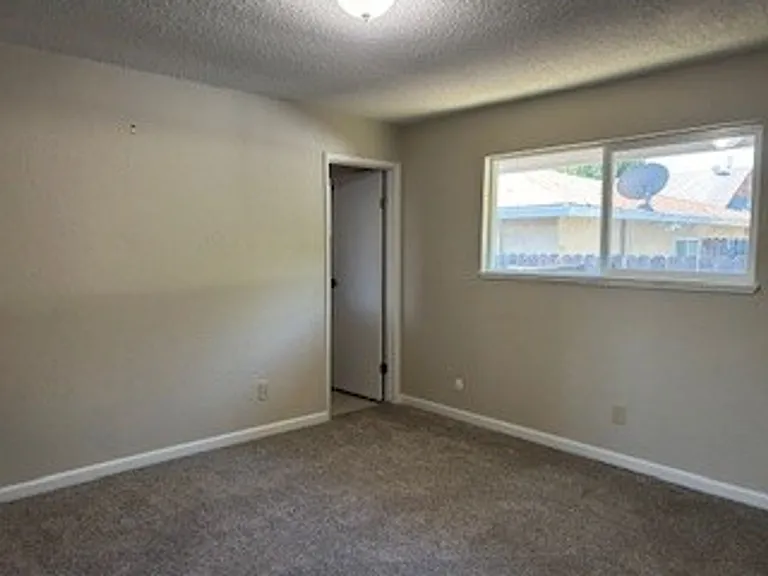 330-334 Beamer St — Photo 11