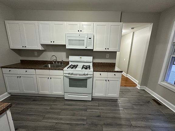 2nd image of 691 Elm St #1E
