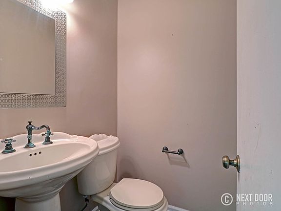 3rd image of 1216 W Hillside Dr