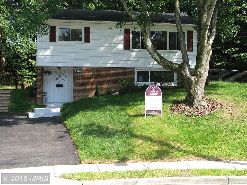 Private cul de sac location - backs to Trees!