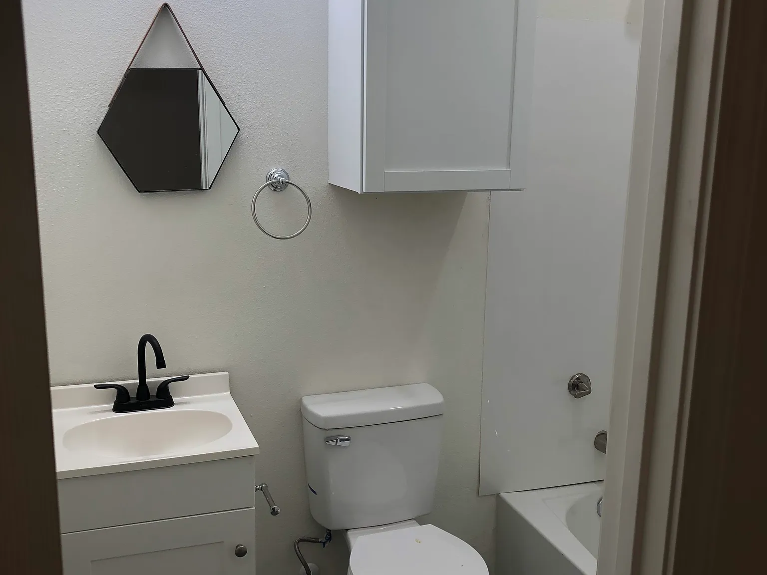 2 bed, 1100 sqft, $1,100 — Photo 2