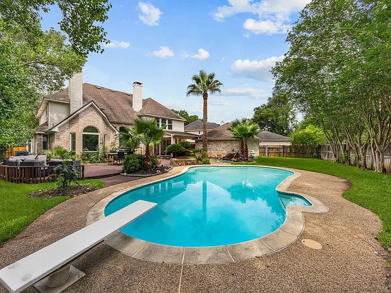 3219 Castlewind Dr — Photo 34