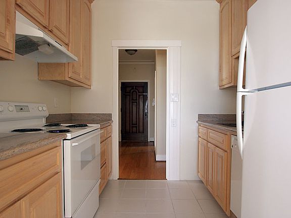 5th image of 360 Forest Ave APT 504