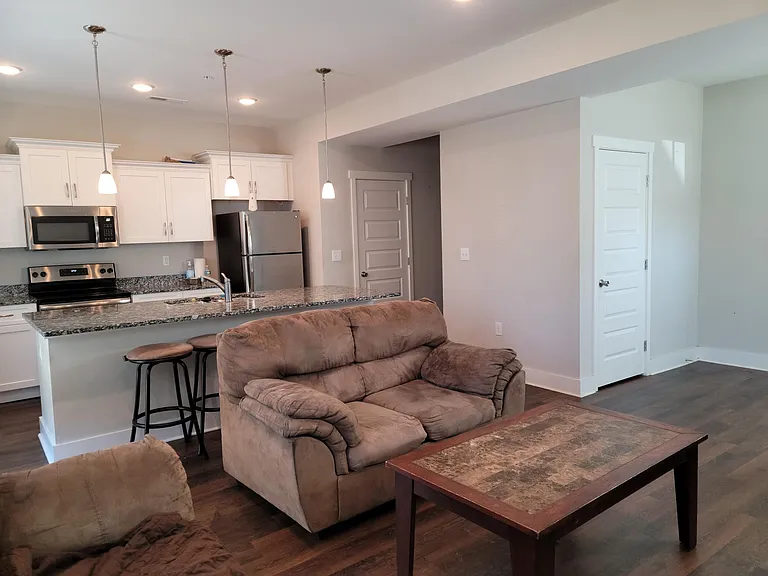 6058 Hillside Ln — Photo 7