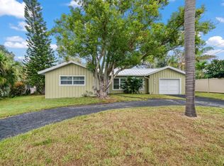 340 Mehlenbacher Rd, Belleair, FL 33756