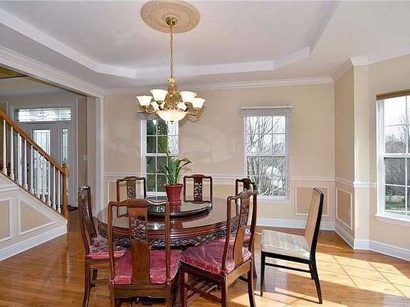 4th image of 9801 Braewick Dr