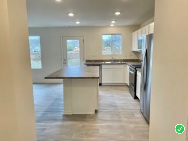 1137 Amber Dr — Photo 22
