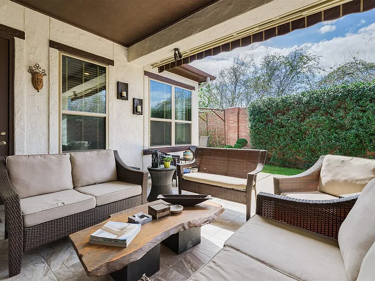 1826 Jade Hollow Ln — Photo 42