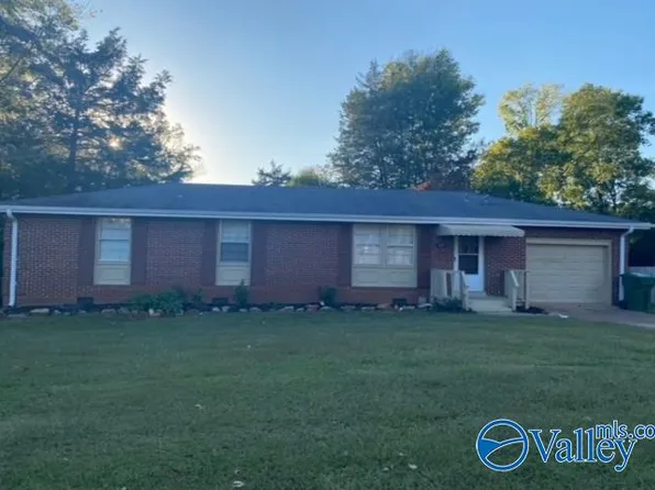 3203 Dyas Dr NW, Huntsville, AL 35810